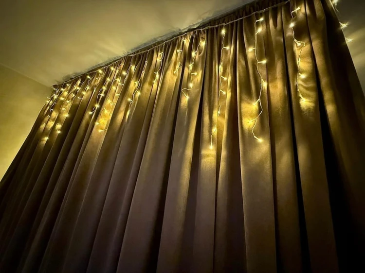 ŚWIATEŁKA ZEWNĘTRZNE 200 LED + 16 gratis Sople Girlandy na balkon kurtyna